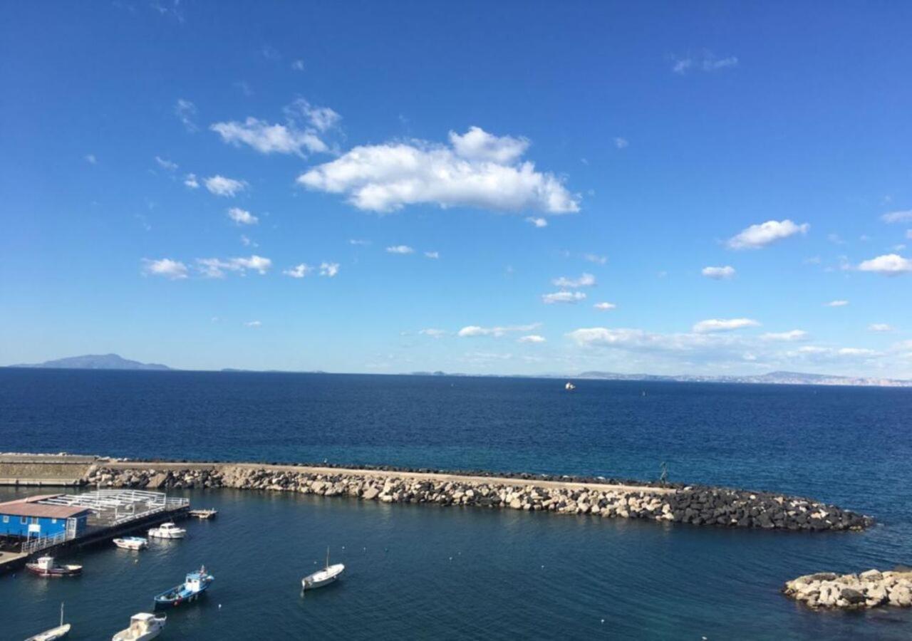 Relais Del Mare Con Terrazza Fronte Mare Free Parking Apartment Massa Lubrense Luaran gambar