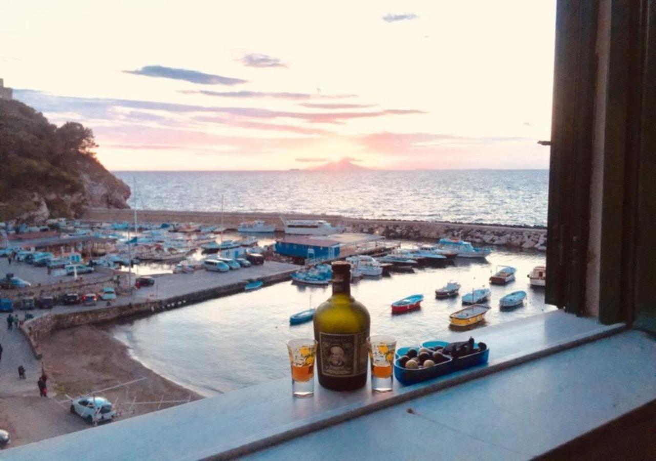 Relais Del Mare Con Terrazza Fronte Mare Free Parking Apartment Massa Lubrense Luaran gambar