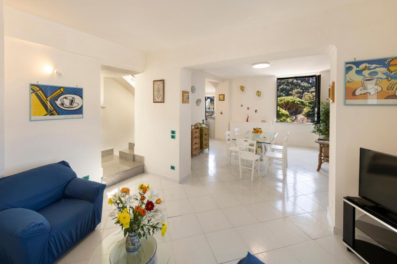 Relais Del Mare Con Terrazza Fronte Mare Free Parking Apartment Massa Lubrense Luaran gambar