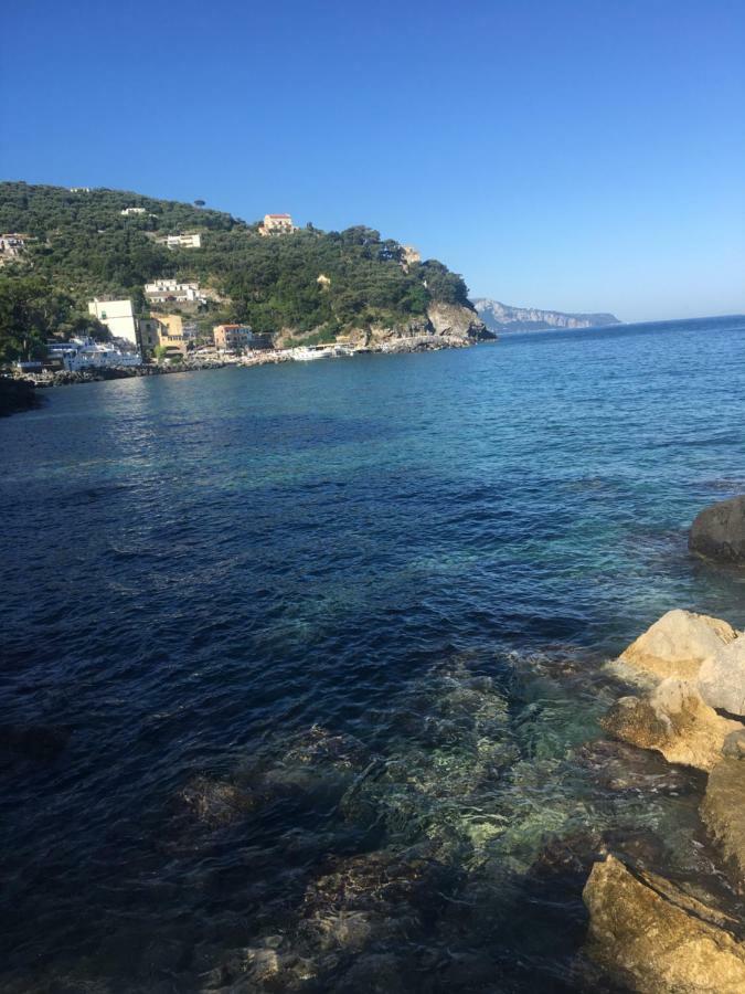 Relais Del Mare Con Terrazza Fronte Mare Free Parking Apartment Massa Lubrense Luaran gambar