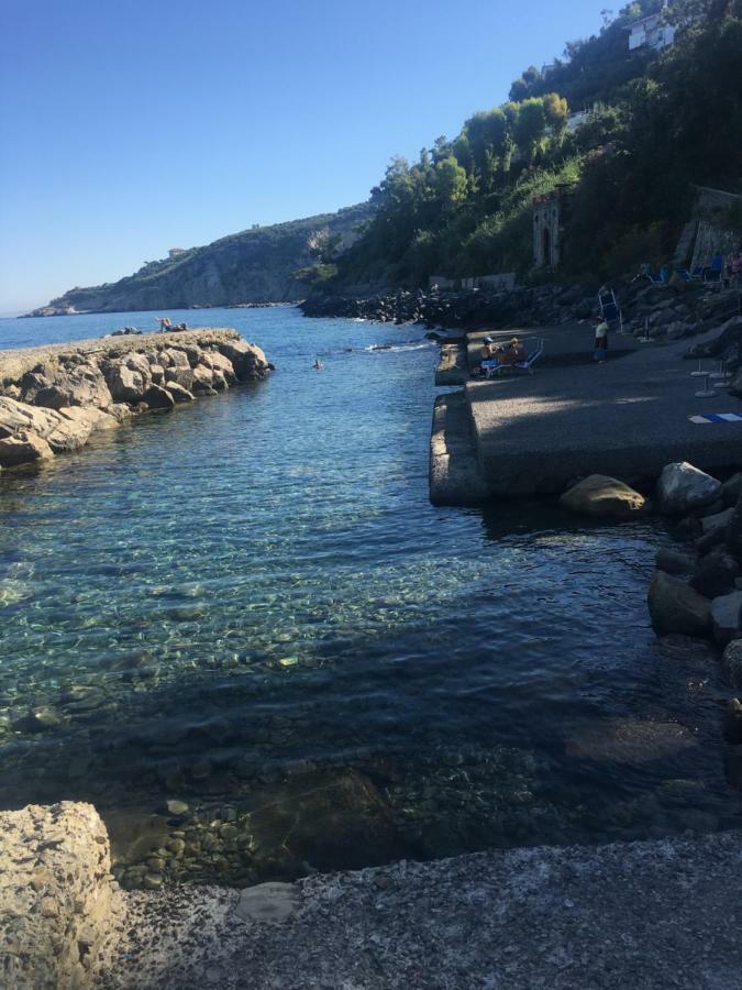 Relais Del Mare Con Terrazza Fronte Mare Free Parking Apartment Massa Lubrense Luaran gambar